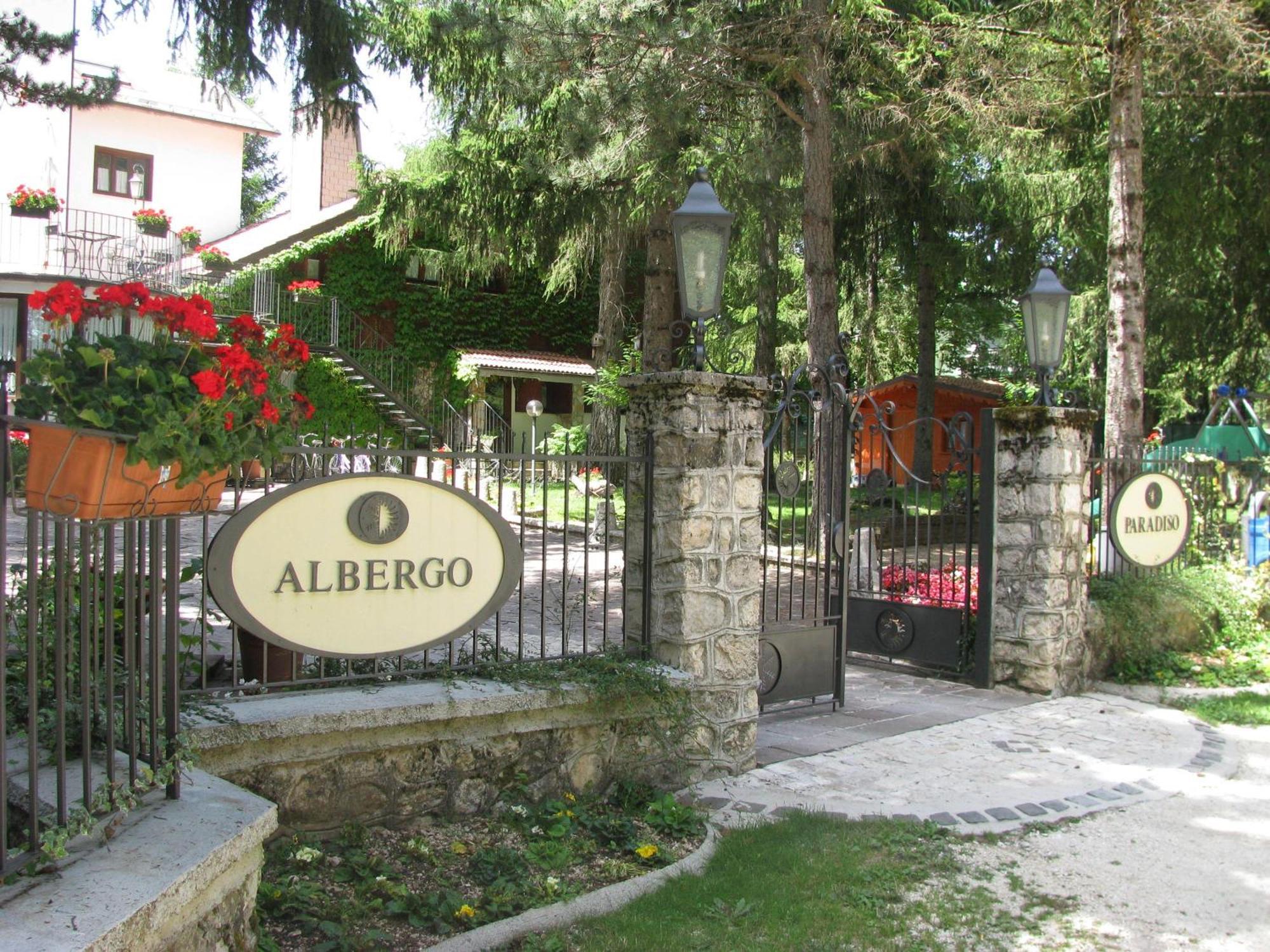 Lh Albergo Il Paradiso Pescasseroli Buitenkant foto