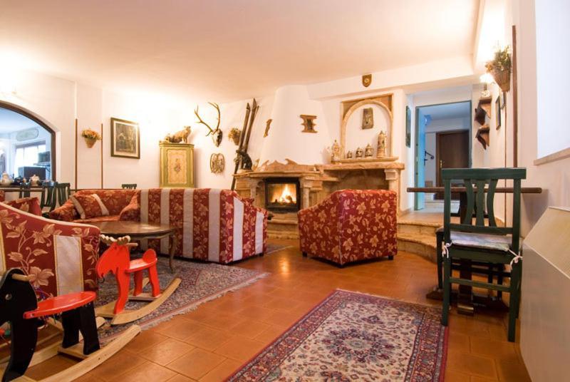 Lh Albergo Il Paradiso Pescasseroli Buitenkant foto