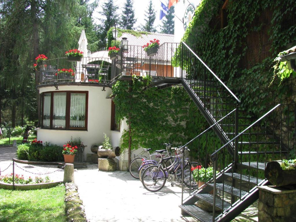 Lh Albergo Il Paradiso Pescasseroli Buitenkant foto