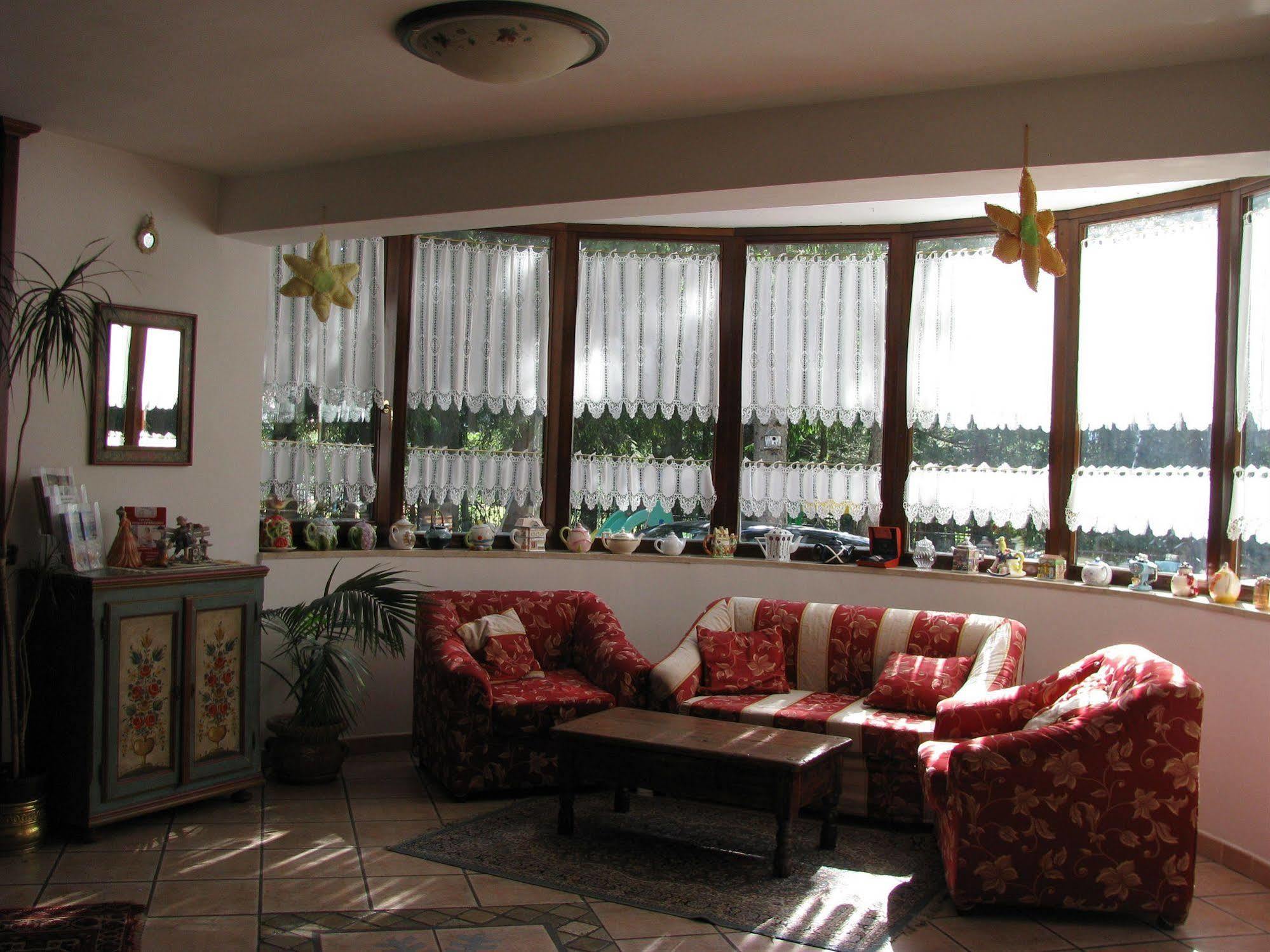 Lh Albergo Il Paradiso Pescasseroli Buitenkant foto