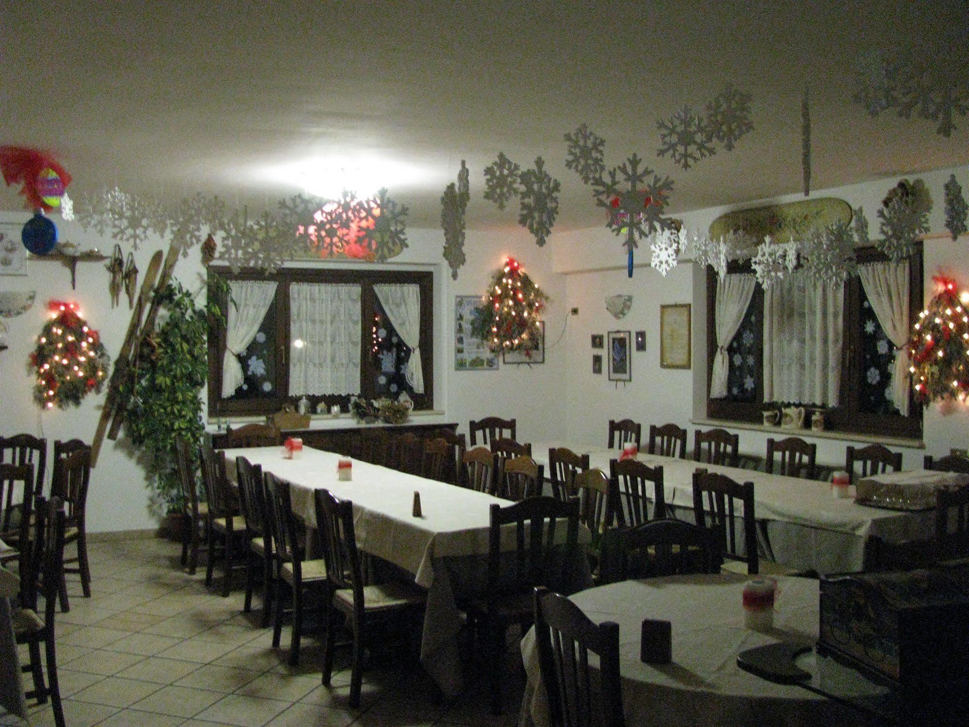 Lh Albergo Il Paradiso Pescasseroli Buitenkant foto