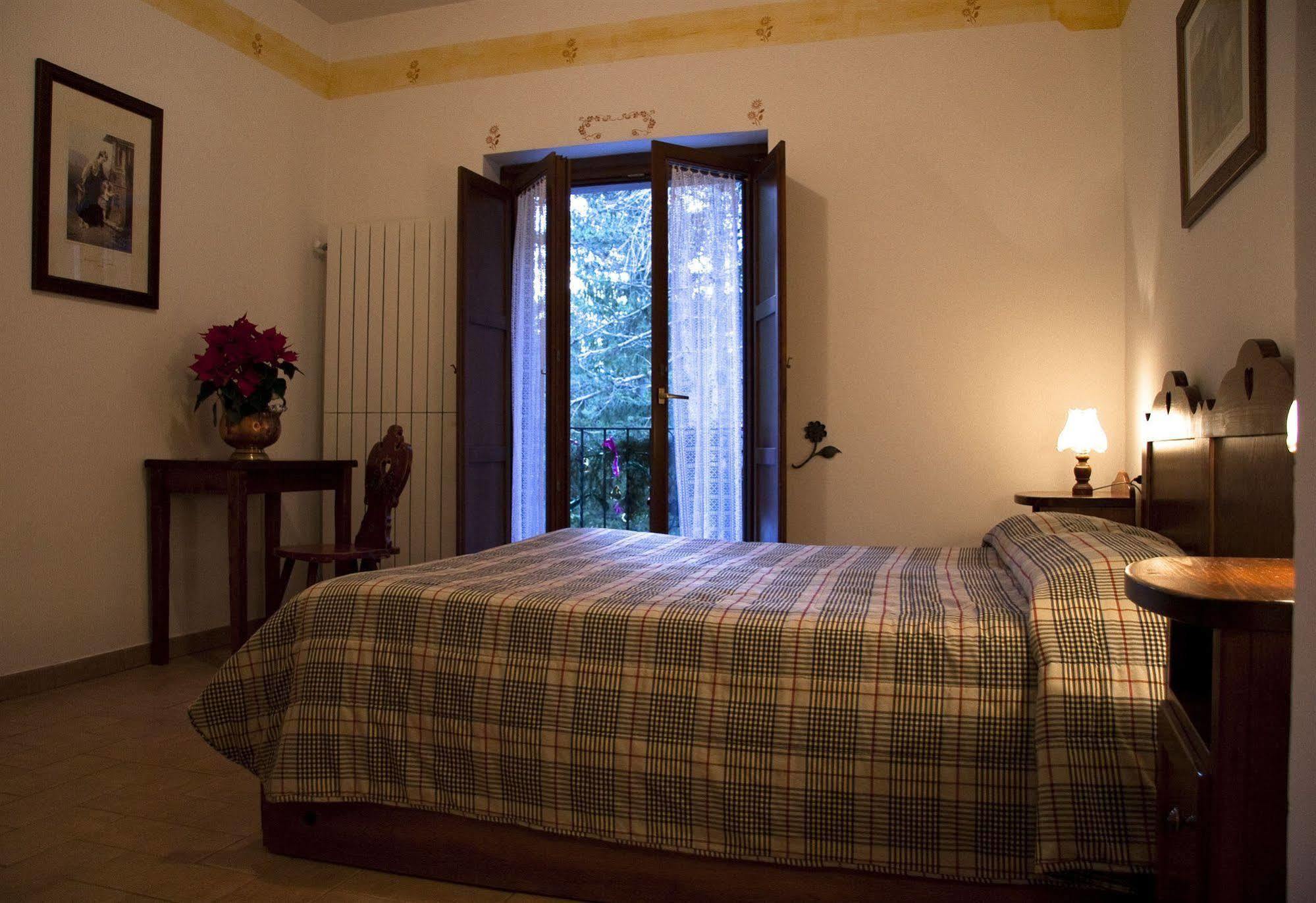 Lh Albergo Il Paradiso Pescasseroli Buitenkant foto