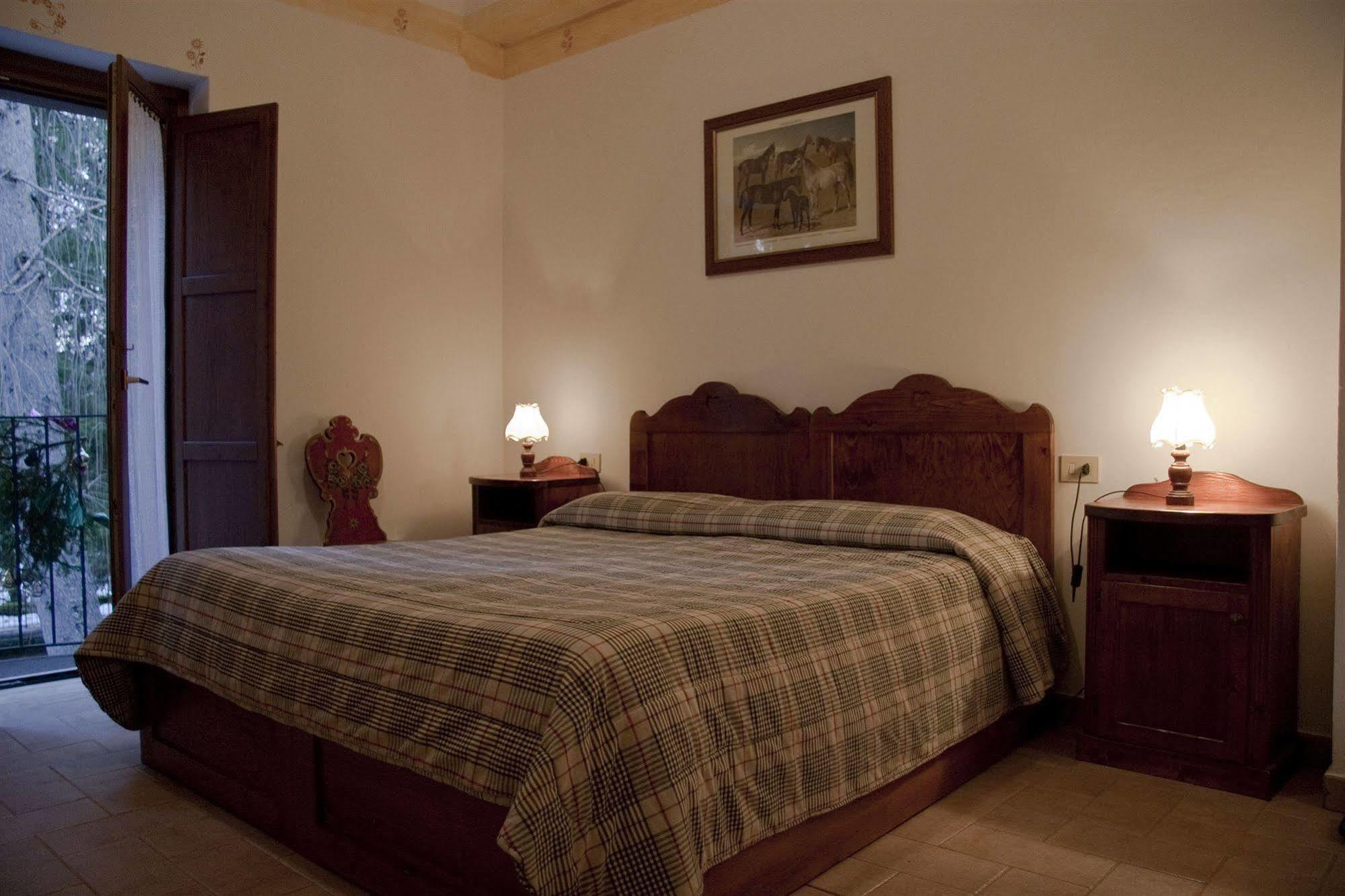 Lh Albergo Il Paradiso Pescasseroli Buitenkant foto