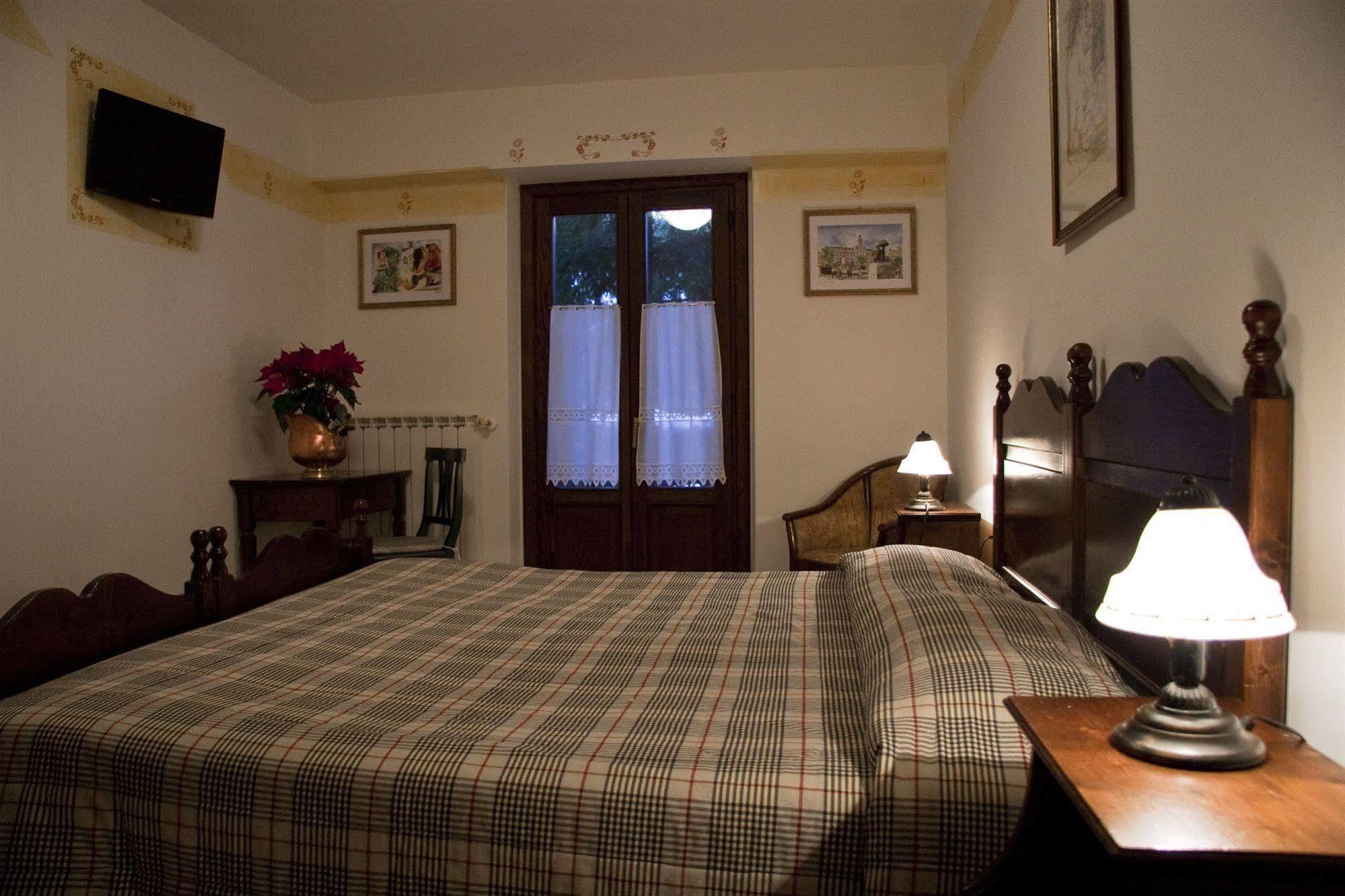 Lh Albergo Il Paradiso Pescasseroli Buitenkant foto